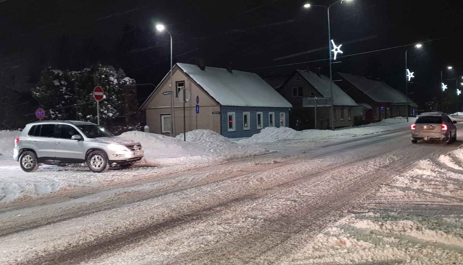 sniegota iela naktī